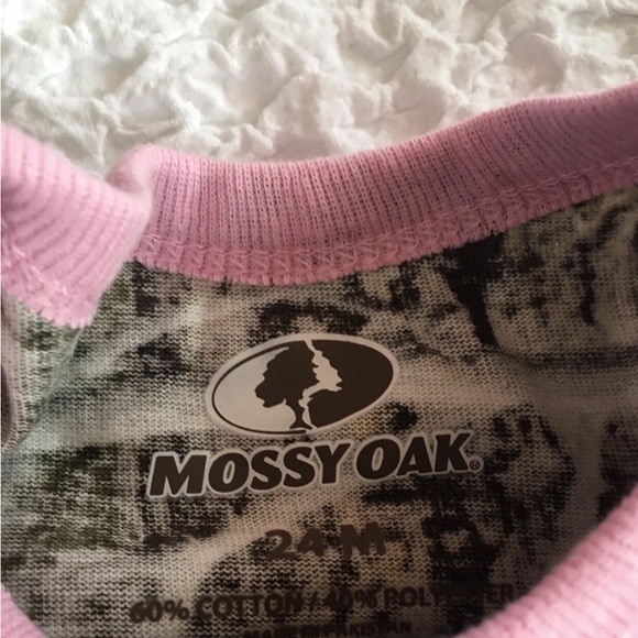 NWT Mossy Oak Girl's 3 pc. Camouflage
Onesies 24 Months - Picture 5 of 8